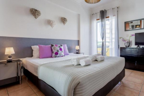 Light & Comfy Apartment W/ Pool & Balcony by LovelyStay